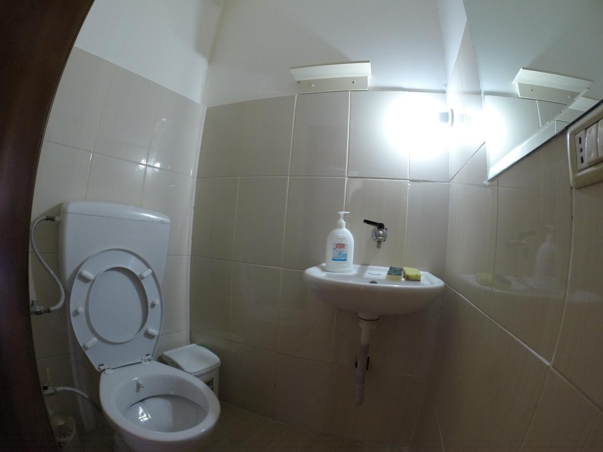 The Rooftop Hostel Shkodër Dış mekan fotoğraf